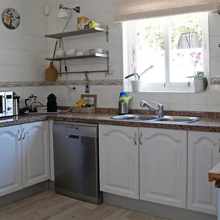 Casa Blue Vista - Beachside Villa & Guestroom Villa Marbella