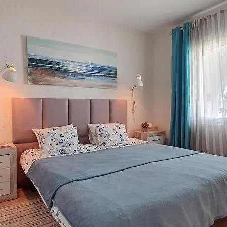 Casa Blue Vista - Beachside Villa & Guestroom * Marbella