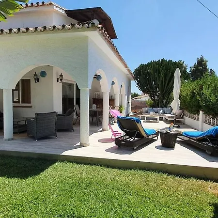 Villa Casa Blue Vista - Beachside Villa & Guestroom *