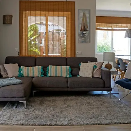Villa Casa Blue Vista - Beachside Villa & Guestroom Marbella